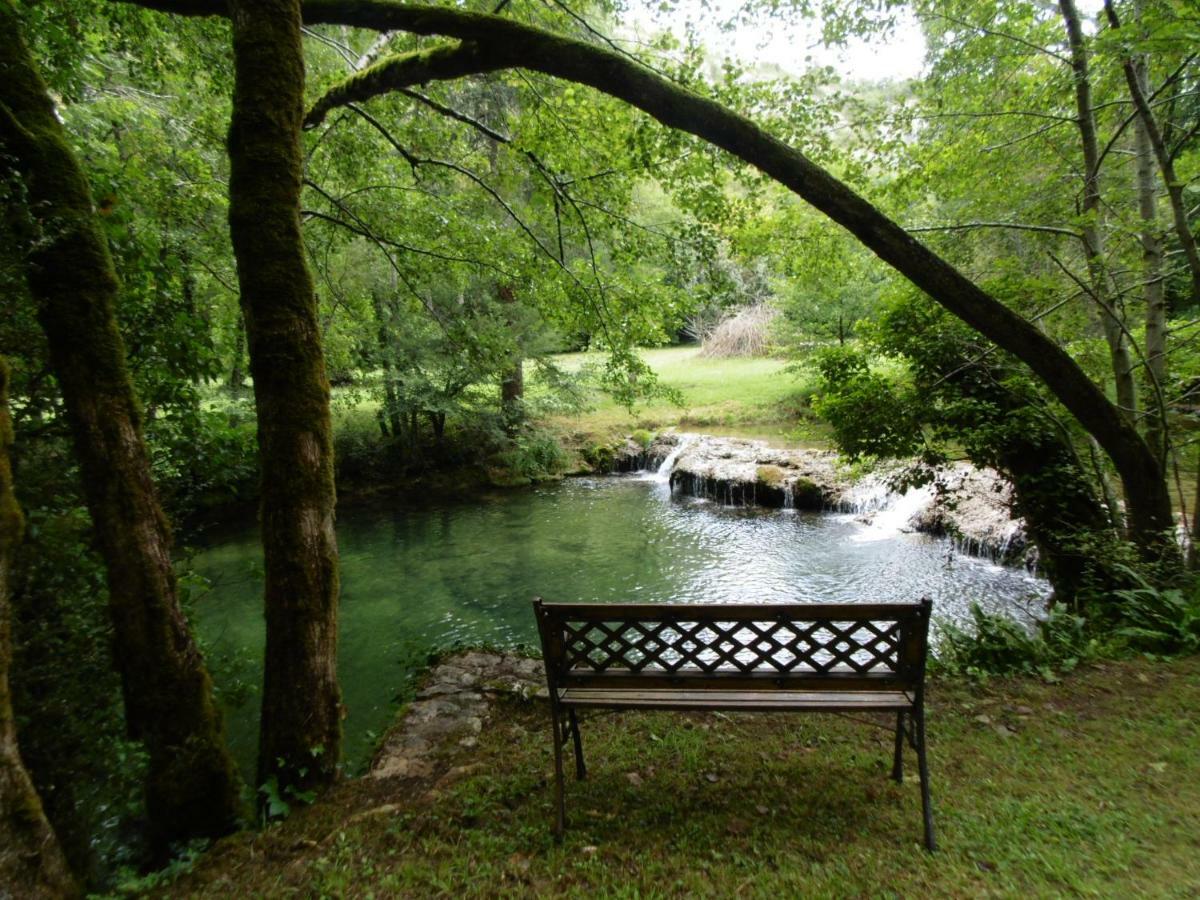 Moulin De Benedicty Panzió Vers  Kültér fotó